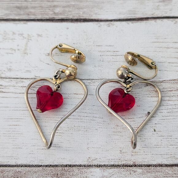 Vintage Avon Clip On Earrings Large Dangle Gold Tone & Red - Tarnished - Picture 2 of 7
